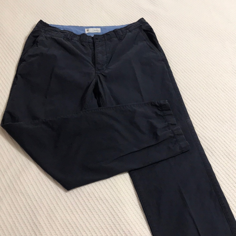 Men’s Gap navy blue chino pants